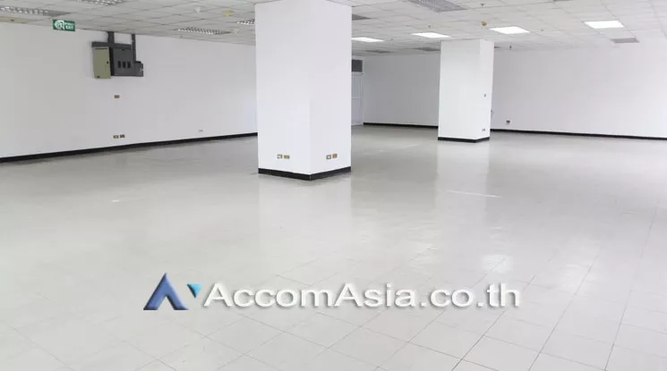  1  Office Space For Rent in Charoennakorn ,Bangkok BTS Krung Thon Buri at Thai Sri Tower AA13712